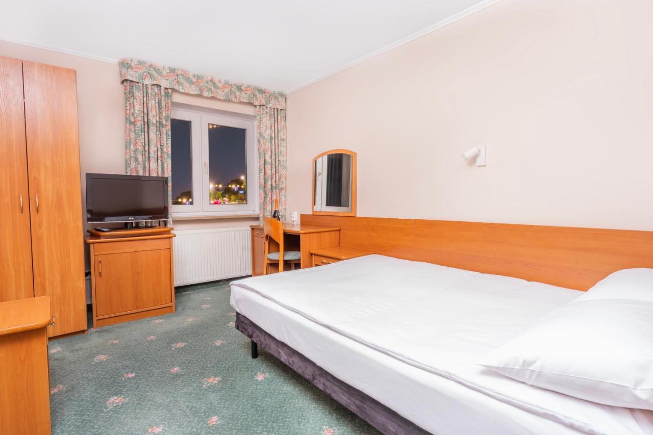 Hotel Victory Home Warschau Buitenkant foto