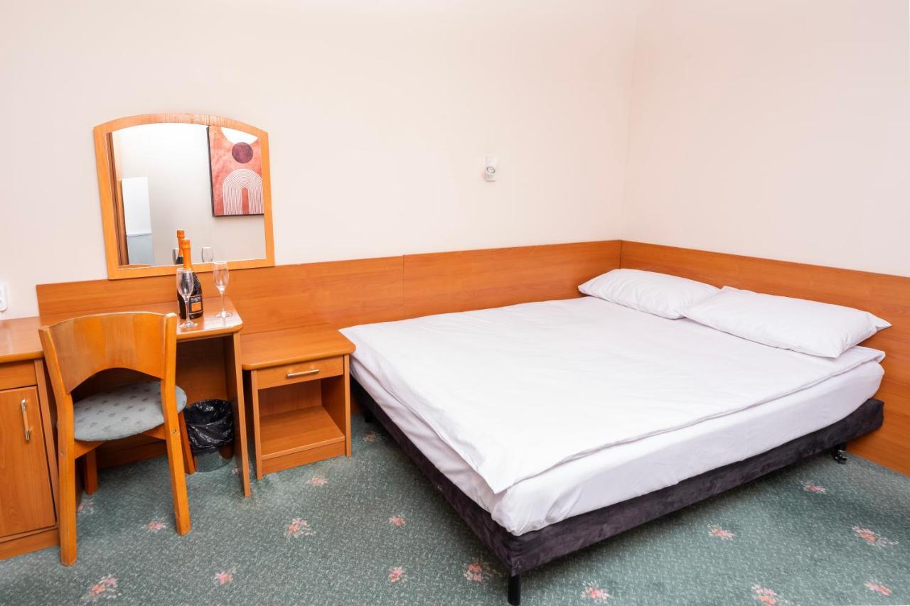 Hotel Victory Home Warschau Buitenkant foto
