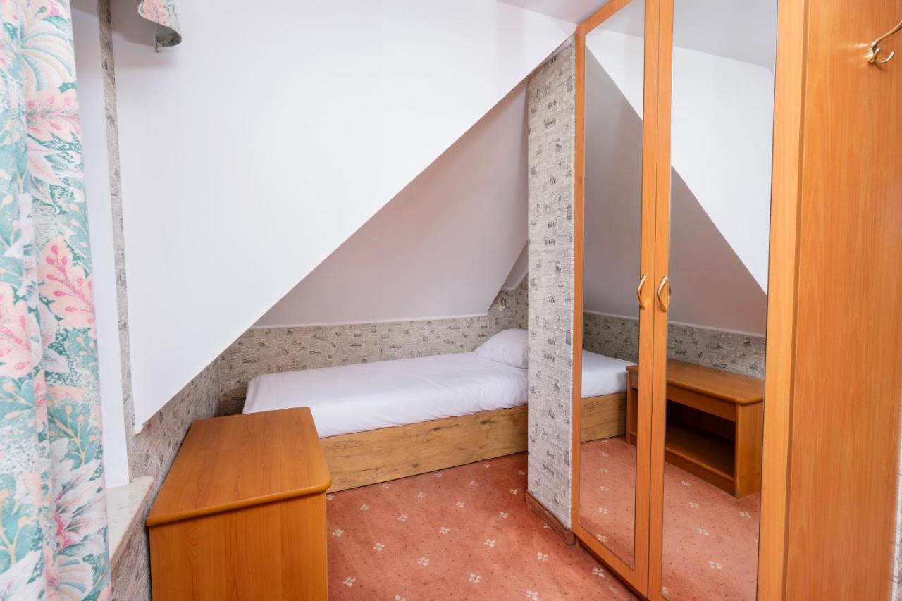 Hotel Victory Home Warschau Buitenkant foto