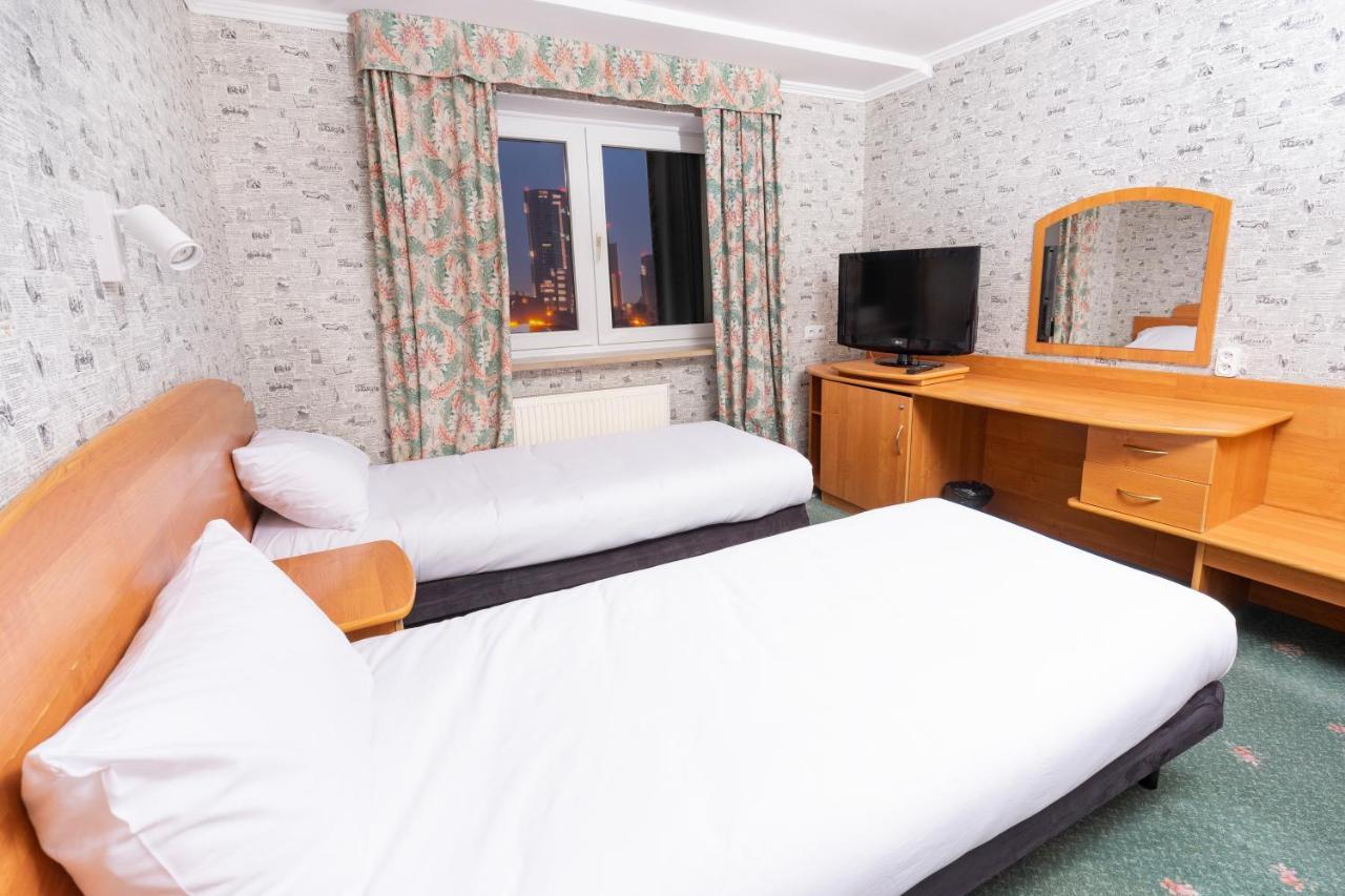 Hotel Victory Home Warschau Buitenkant foto