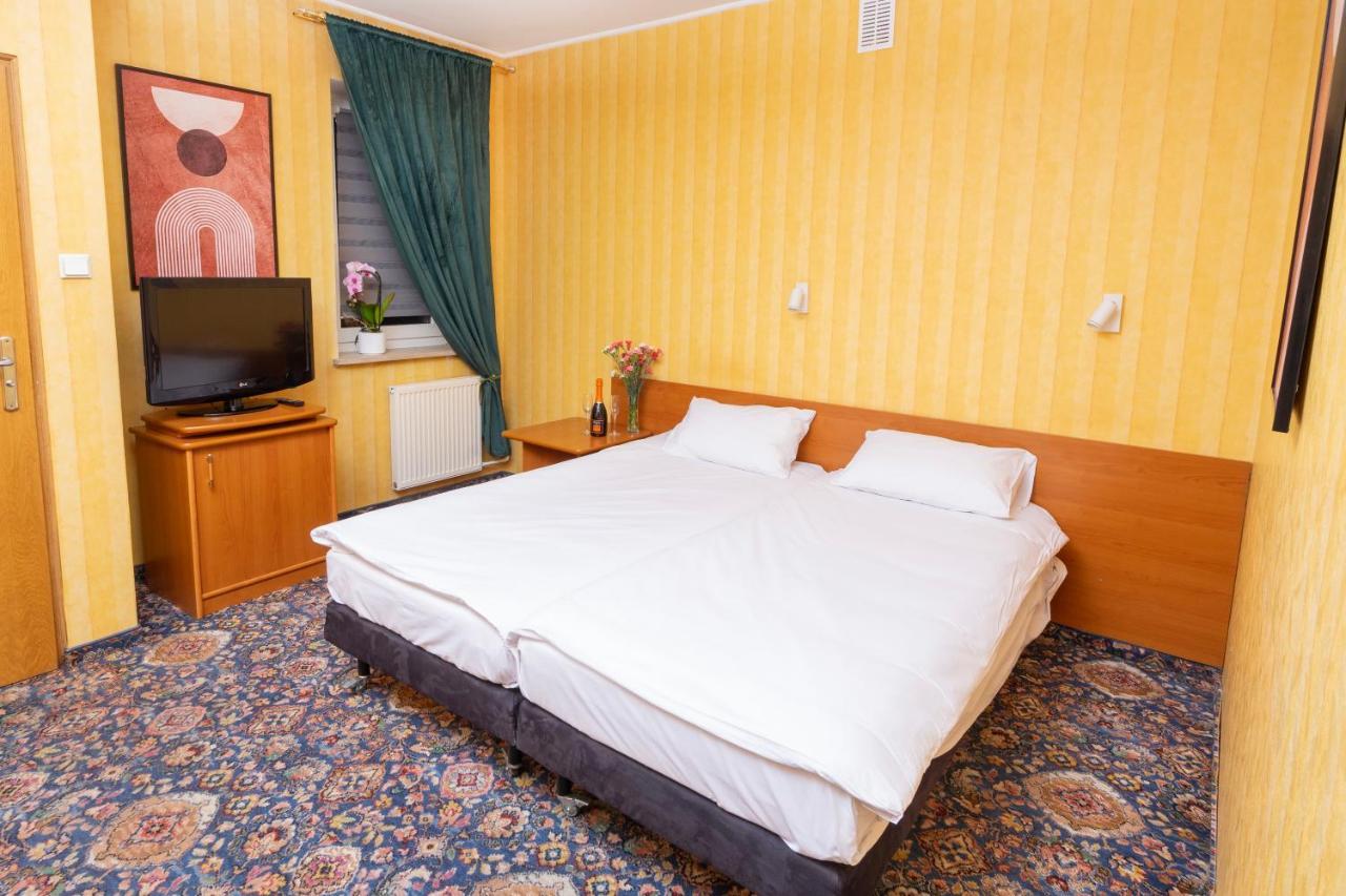Hotel Victory Home Warschau Buitenkant foto