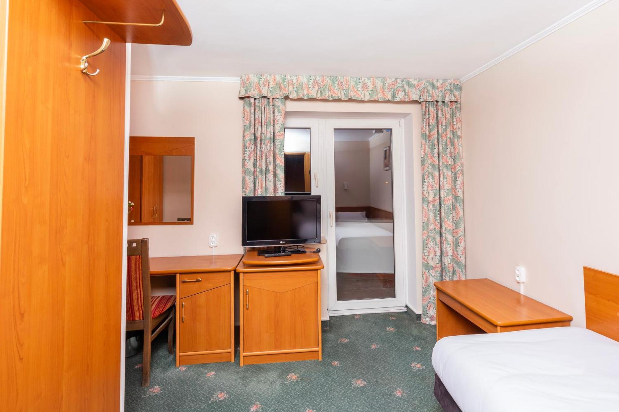 Hotel Victory Home Warschau Buitenkant foto