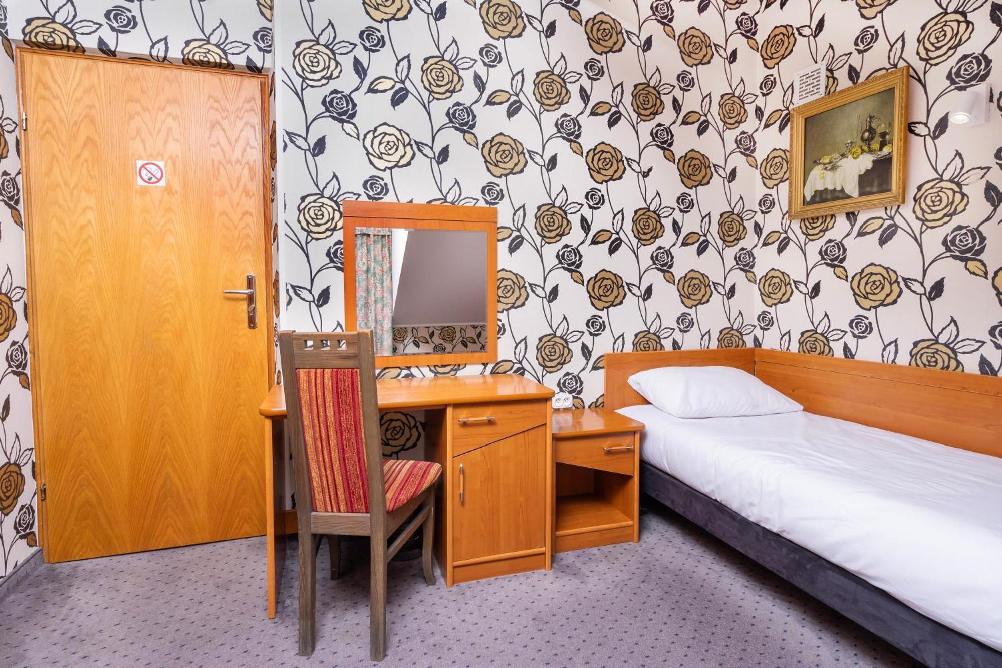 Hotel Victory Home Warschau Buitenkant foto